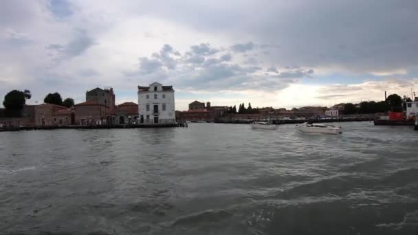 Velence Olaszország Július 2018 Hajók Vitorláznak Velencei Lagúnában Olaszországban Kilátás — Stock videók