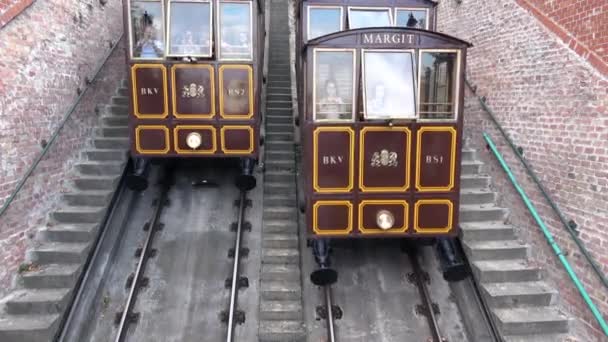 Budapest Hungría Julio 2018 Budapest Castle Hill Funicular Budavri Sikl — Vídeos de Stock