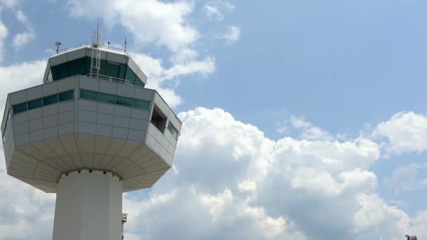 Ντουμπρόβνικ Κροατία Ιουλίου 2018 Πύργος Ελέγχου Αεροδρομίου Στο Αεροδρόμιο Ντουμπρόβνικ — Αρχείο Βίντεο