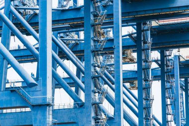 Vinç, tianjin, çin tarafından limana nakliye kargo.