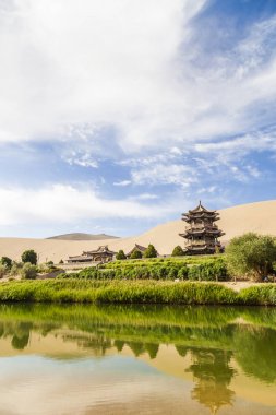 Gansu Dunhuang Hilal Gölü ve Mingsha Dağı.,Çin.