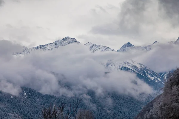 Δυτική Sichuan, Κίνα, Baron Hill τοπίο με χιόνι — Φωτογραφία Αρχείου