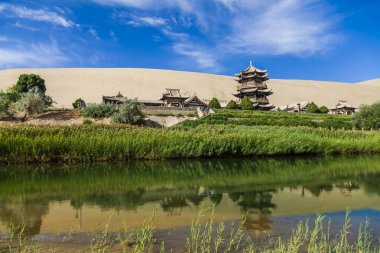 Gansu Dunhuang Hilal Gölü ve Mingsha Dağı.,Çin.