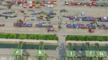 Tianjin, Çin - 4 Temmuz 2017: Kargo konteynerleriyle Limanın Havadan Görünümü,Tianjin,Çin.