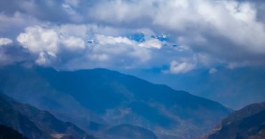 Batı Sichuan, Sichuan, Çin Cloud şelale Timelaspe atış