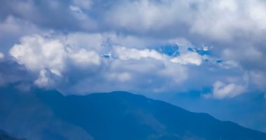 Batı Sichuan, Sichuan, Çin Cloud şelale Timelaspe atış