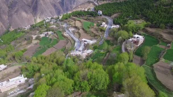 Foto aerea del villaggio tibetano Jiaju, Sichuan, Cina — Video Stock