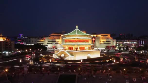 Xian, Çin'deki Çan Kulesi'nin Gece görünümü — Stok video