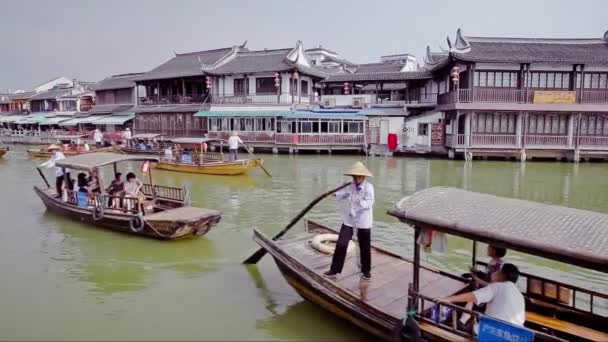 Shanghai China-Sep 09 2013,China traditional tourist boats at Shanghai Zhujiajiao town with boat and historic buildings, Shanghai China — Stock Video