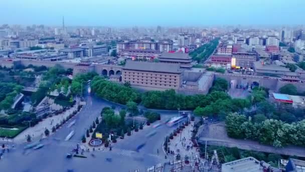 Третрач Сіань вночі, Китай. — стокове відео