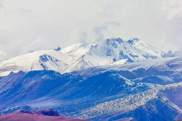 Qinghai Platosu üzerinde dağ manzara, Çin. Telifsiz Stok Fotoğraflar