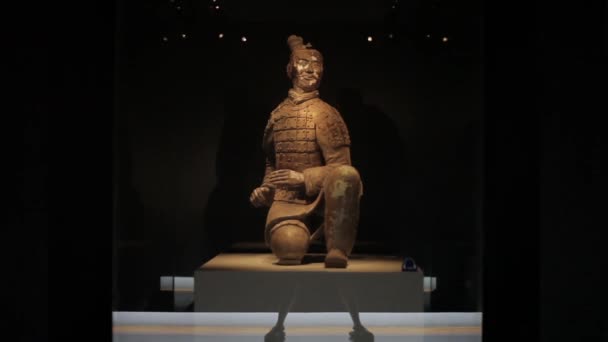Xian china-30. mai 2012: die berühmten terrakottakrieger von xian, — Stockvideo