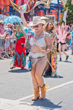 Brooklyn, Ny - Haziran 16: 36 yıllık yaz olay, Coney Island Mermaid Parade 2018.