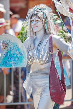 Brooklyn, Ny - Haziran 16: 36 yıllık yaz olay, Coney Island Mermaid Parade 2018.