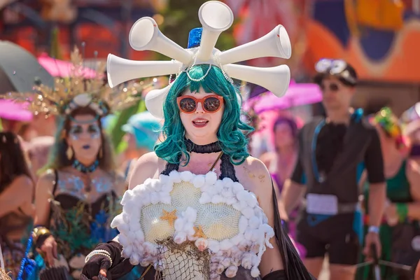 Brooklyn, Ny - Haziran 16: 36 yıllık yaz olay, Coney Island Mermaid Parade 2018.
