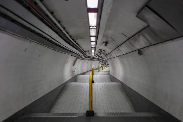 Fußgänger Bahn Tunnel London — Stockfoto