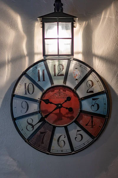 Old Clock Lamp Wall — Stock Photo, Image