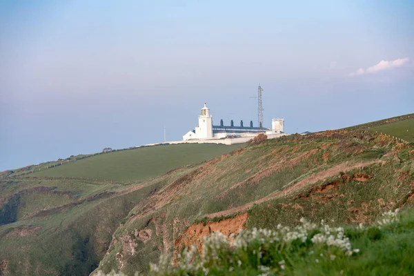 Vit Fyr Vid Englands Kust — Stockfoto