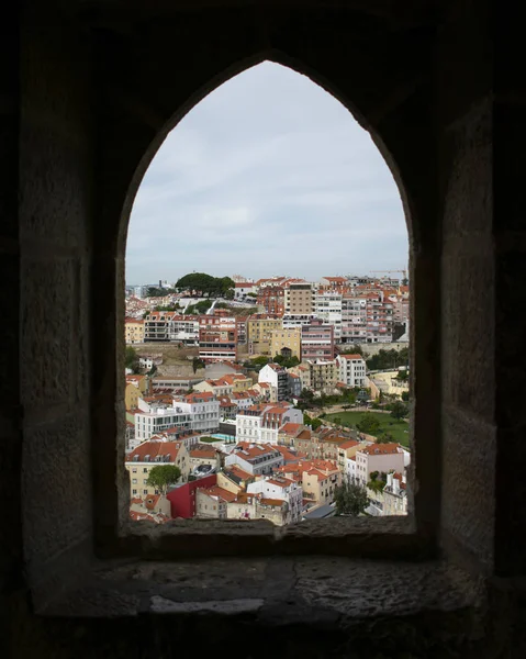町トラフ歴史的な城の窓 — ストック写真