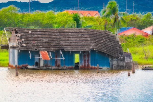 Cette Image Unique Montre Une Maison Hantée Abandonnée Dans Lac — Photo