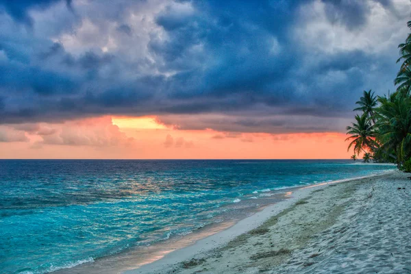Tento Unikátní Obrázek Ukazuje Gigantický Západ Slunce Maledivách Můžete Snadno — Stock fotografie