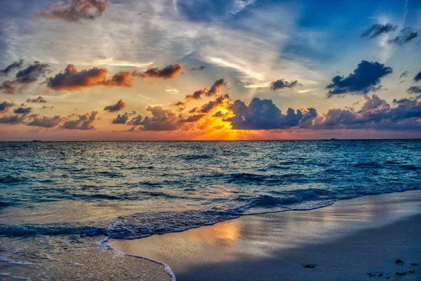 Deze Unieke Foto Toont Gigantische Zonsondergang Malediven Gemakkelijk Zien Hoe — Stockfoto