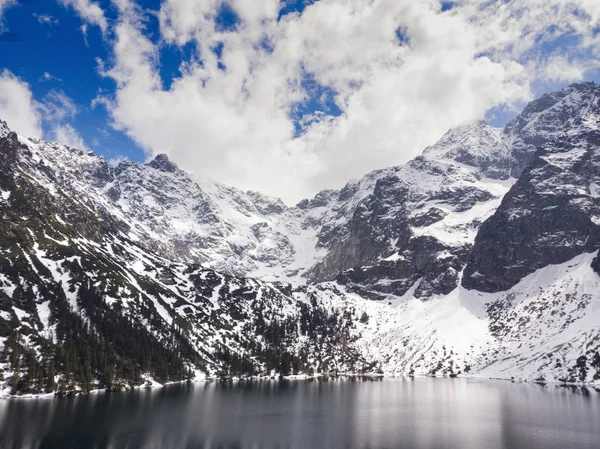 Lago Morskoye Oko en las montañas Tatra —  Fotos de Stock