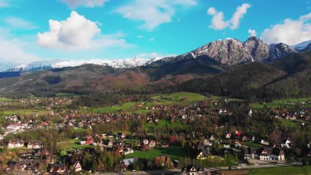 Felső Nézet Zakopane Üdülőhelyének Légi Felmérése Lengyelországban — Stock videók