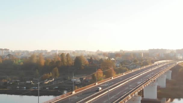 Puente Carretera Sobre Río Puesta Sol Otoño — Vídeos de Stock