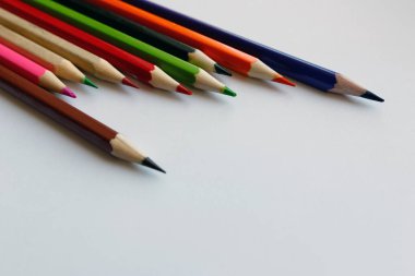 renkli kalemler-izole