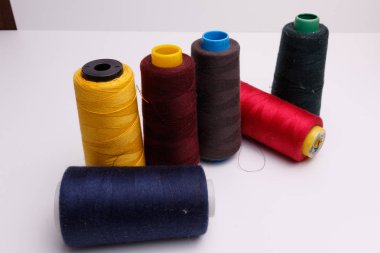 renkli iş parçacıkları-yalıtılmış