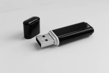 flash sürücü yalıtılmış