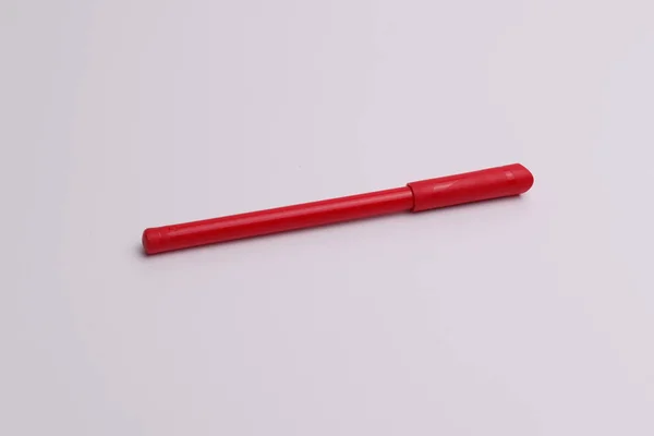 Rode vilt pen-geïsoleerd — Stockfoto