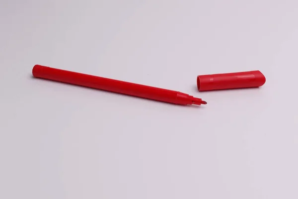 Červený plsený Pen-izolovaný — Stock fotografie