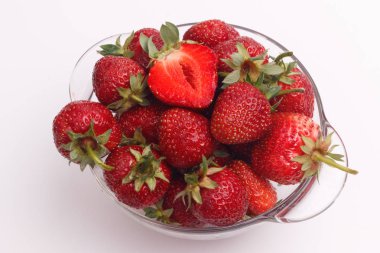 Çilek İzole Edildi