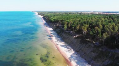 Baltık sahili. Yukarıdan görüntüleyin. Aero çekim