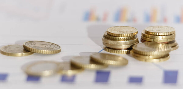 Фондовое финансирование или график экономии денег с монетами. Предпосылки для бизнес-идей и дизайна. График концепции финансовых инвестиций
