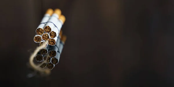 Conceito Medicina Luta Contra Tabagismo Cigarros São Torcidos Uma Verificador — Fotografia de Stock