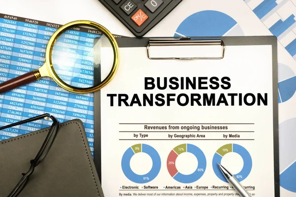 Conceito Finanças Negócios Empresário Tem Sua Mesa Gráficos Com Relatórios — Fotografia de Stock
