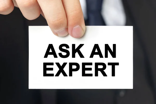 Affärsidé Affärsman Visar Ett Kort Med Texten Ask Expert — Stockfoto