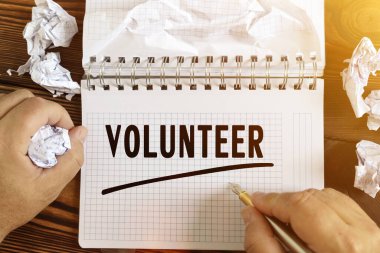 İş ve finans kavramı. Bir adam not defterine 