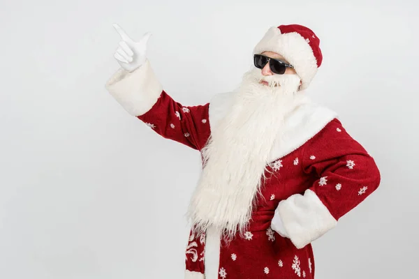 Concepto Navidad Año Nuevo Santa Claus Muestra Sus Dedos Gesto — Foto de Stock