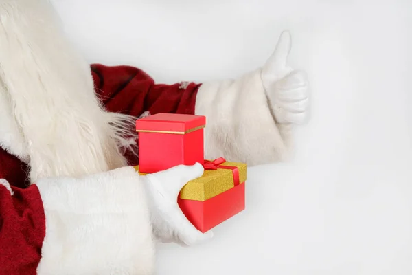 Vacances Concepts Noël Père Noël Tient Cadeau Dans Main Second — Photo
