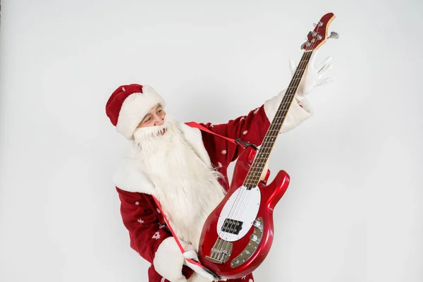 Концепция Праздников Рождества Санта Клаус Играет Гитаре Изолированные Белом — стоковое фото