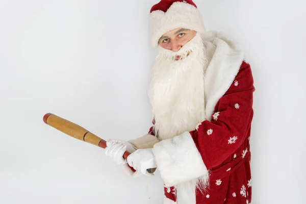 Концепция Праздников Рождества Санта Клаус Бейсбольной Битой Руках Изолированные Белом — стоковое фото