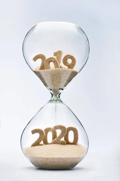 Yeni Yıl 2020 Kavramı Bir 2020 Şekillenmekte Kum Saati Düşen — Stok fotoğraf