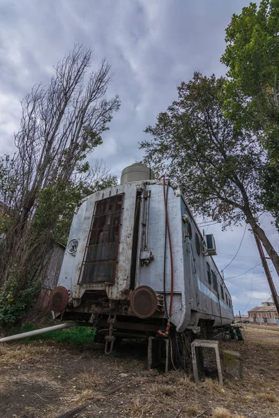 Alter Eisenbahnwaggon Einem Verlassenen Bahnhof — Stockfoto