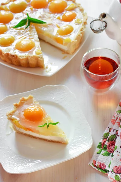 Slice Cheesecake Peaches Jelly Table Teatime — Stock Photo, Image