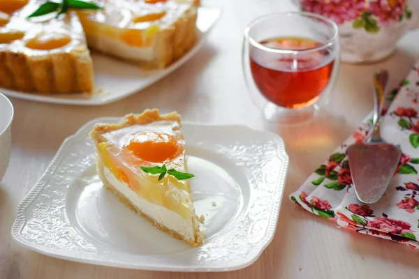 Slice Cheesecake Peaches Jelly Table Teatime — Stock Photo, Image