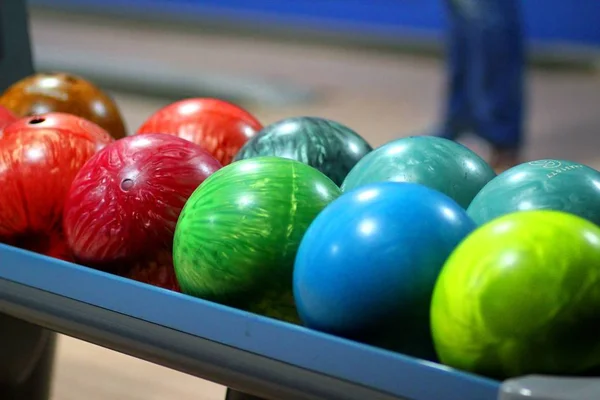 büyük oyun, gökkuşağı bowling bekliyor